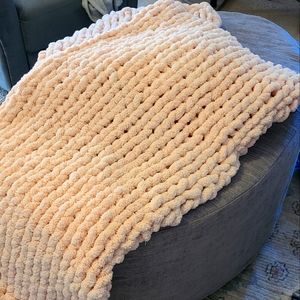 Chunky knit throw
